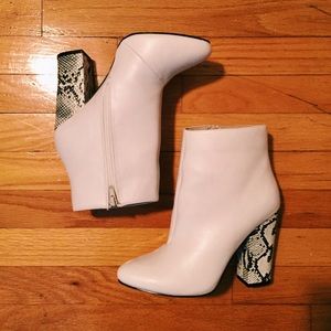 ✨Snakeskin Heel Boots✨